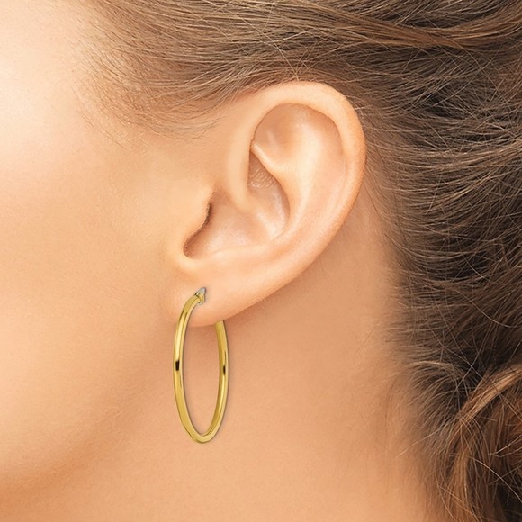 Chisel Stainless Steel Polished Yellow IP-plated 32mm Diameter 2mm Hoop Earrings - Picture 3 of 4